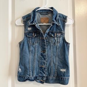 Hollister denim vest - like new!